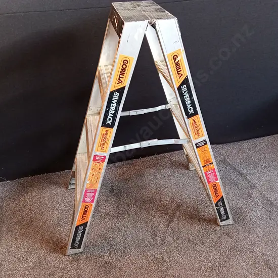 GORILLA SILVERBACK 180KG RATED FOLDING STEP LADDER