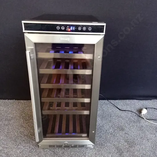 DĒLONGHI WINE FRIDGE WORKING