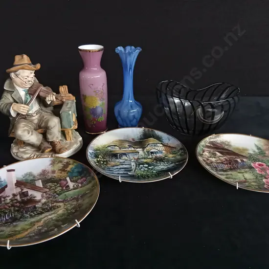 3 X HOLLYHOCK COTTAGE PLATES, 2 VASES, GLASS BOWL AND VIOLINIST FIGURINE