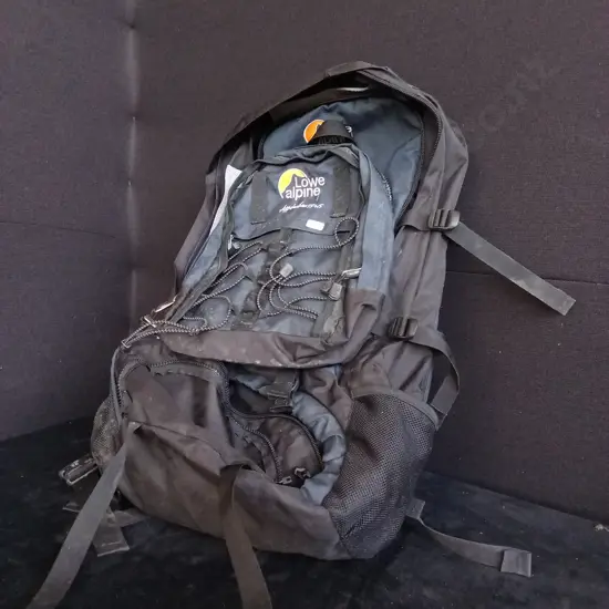 LOWE ALPINE HIKING PACK (DAMAGED ZIPS)