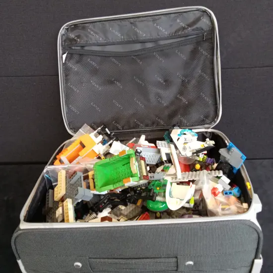 LANZA SUITCASE OF LEGO