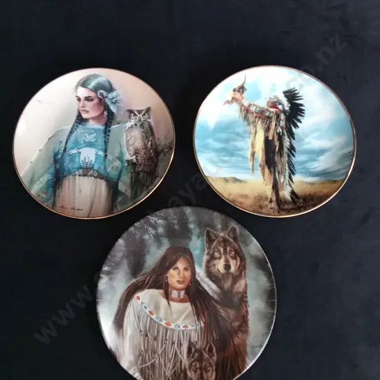 COLLECTION OF 3 DECORATIVE PLATES