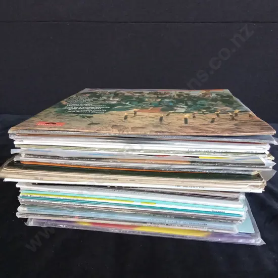 COLLECTION OF VINTAGE VINYL RECORDS