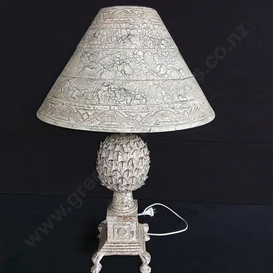 ANTIQUED WHITE CARVED METAL TABLE LAMP - WORKING