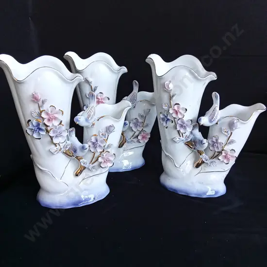 SET OF 3 CHINESE PORCELAIN VASES