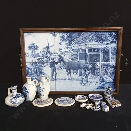VINTAGE DUTCH DELFTWARE MINATURES AND TRAY