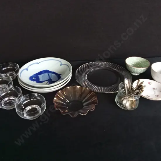 ASSORTED KITCHEN ITEMS