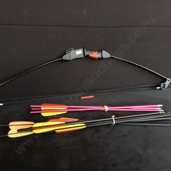 ARCHERY BOW AND ARROWS