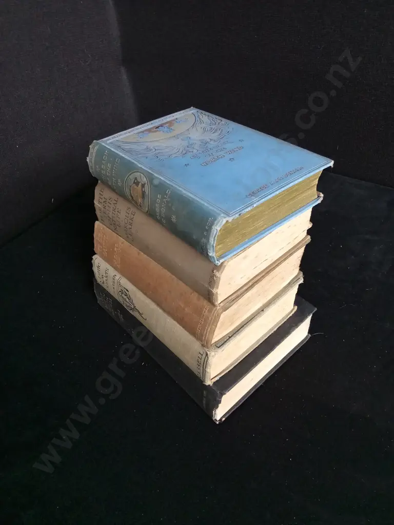 ASSORTMENT OF 5 VINTAGE BOOKS Image 1++