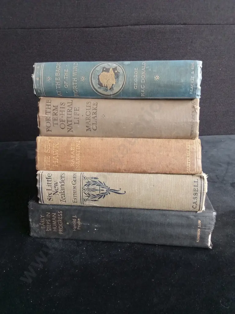 ASSORTMENT OF 5 VINTAGE BOOKS Image 1++