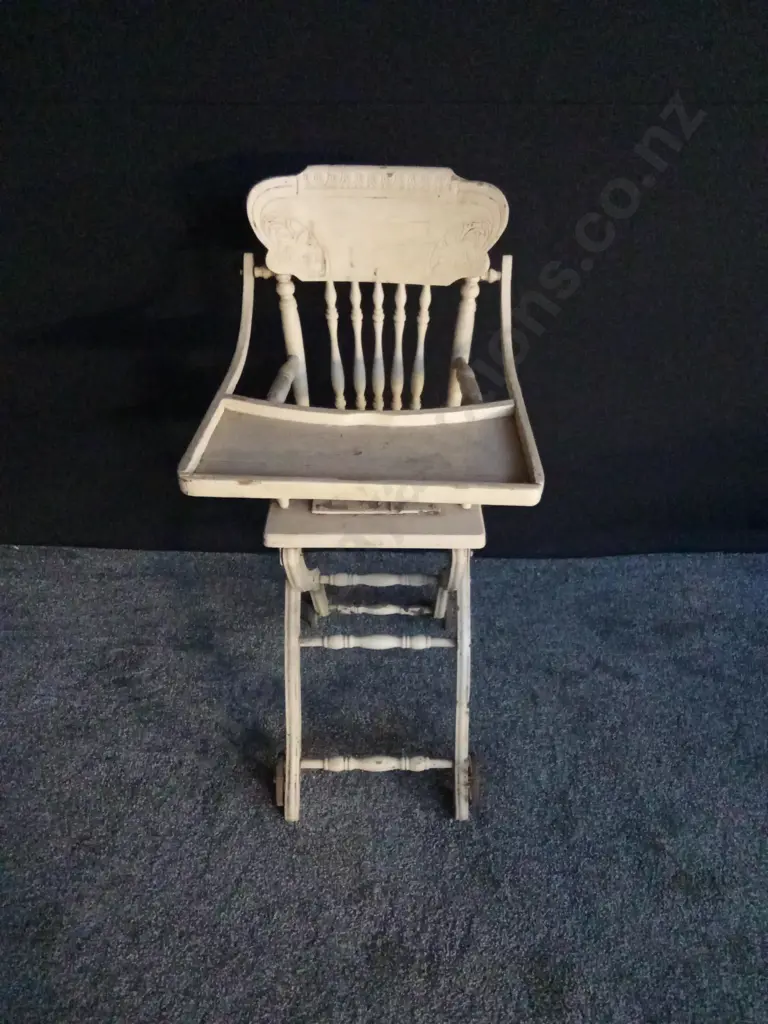 4 X VINTAGE / ANTIQUE CHILDS HIGH CHAIRS INCLUDING 3 WITH FOLDING LEGS Image 1++