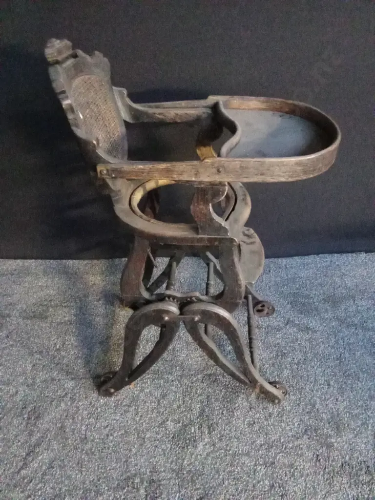 4 X VINTAGE / ANTIQUE CHILDS HIGH CHAIRS INCLUDING 3 WITH FOLDING LEGS Image 1++