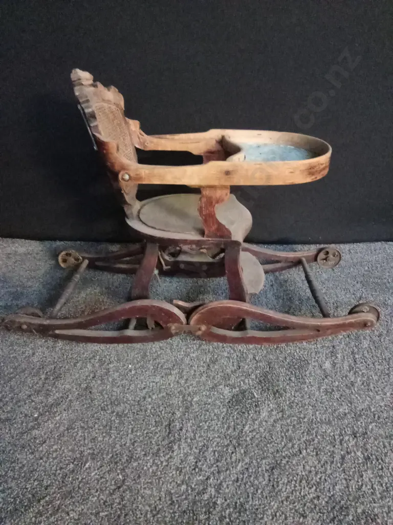 4 X VINTAGE / ANTIQUE CHILDS HIGH CHAIRS INCLUDING 3 WITH FOLDING LEGS Image 1++