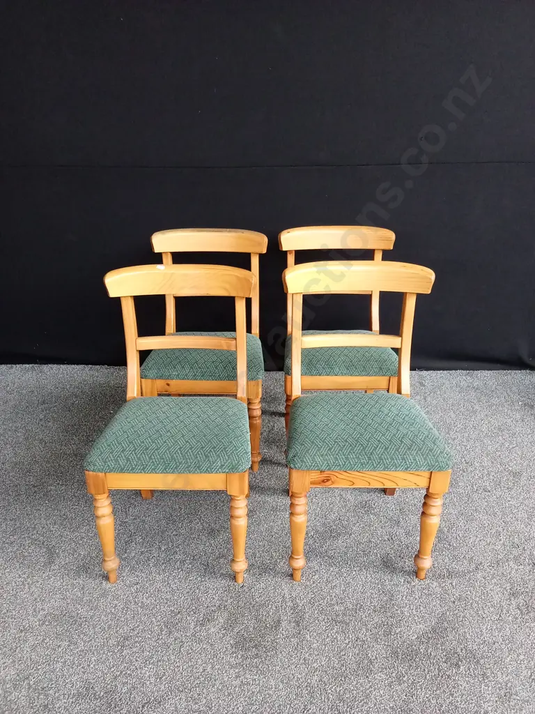 WOODEN TABLE AND 4 CHAIRS H75.5CM L196.5CM D95.5CM Image 1++