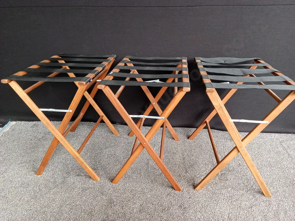 FOLDABLE WOODEN LUGGAGE RACKS Image 1++