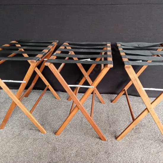 FOLDABLE WOODEN LUGGAGE RACKS