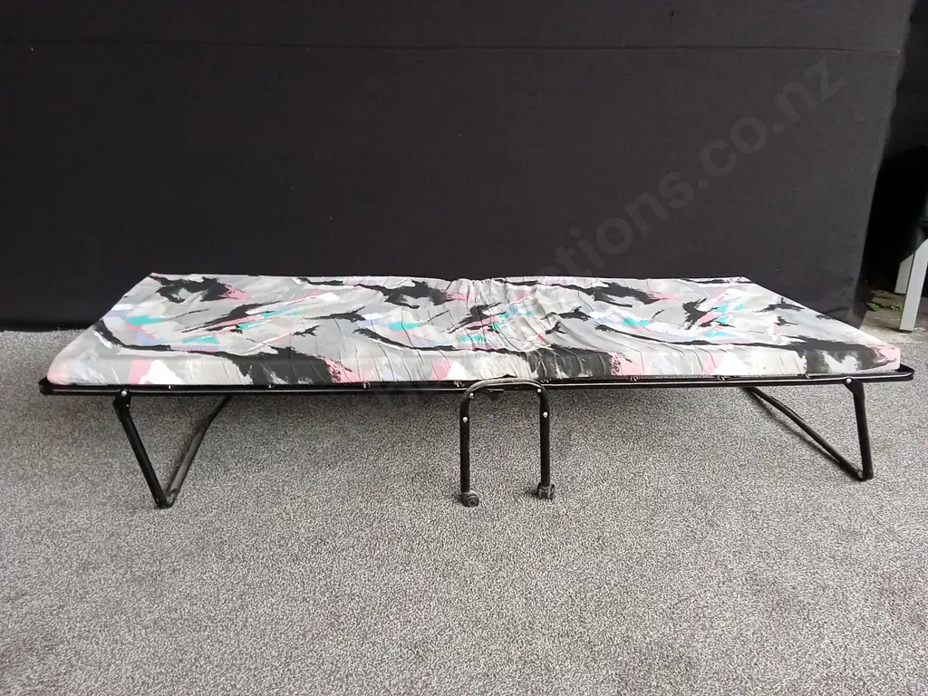 FOLDABLE SINGLE BED ON WHEELS Image 1++