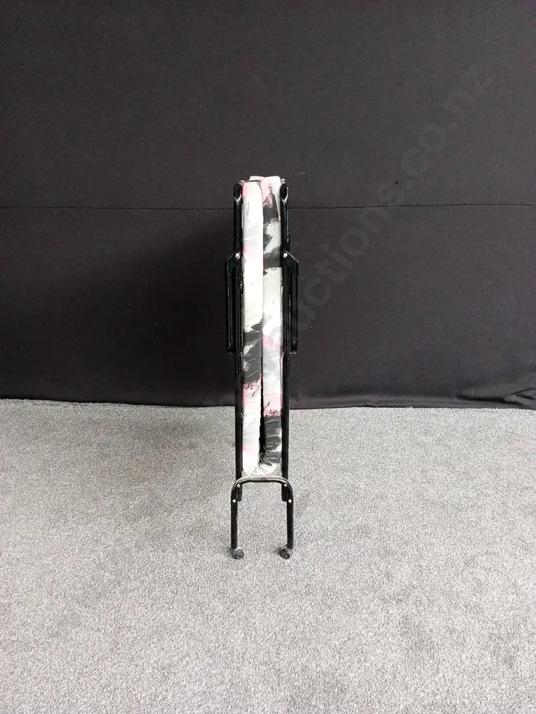 FOLDABLE SINGLE BED ON WHEELS Image 1++