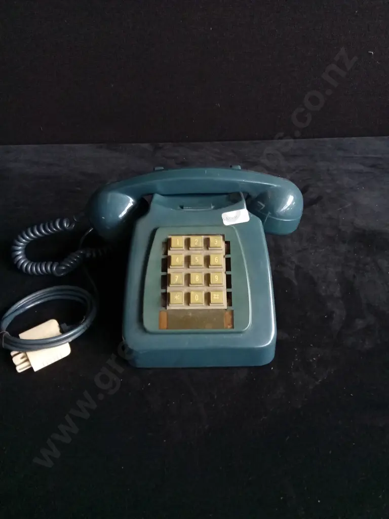 1970's NZ POST OFFICE PUSH BUTTON TELEPHONE TYPE 746/100 Image 1++