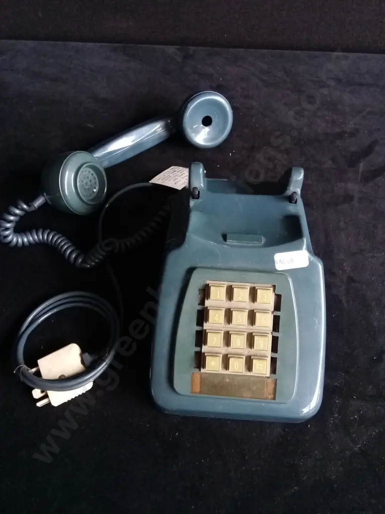 1970's NZ POST OFFICE PUSH BUTTON TELEPHONE TYPE 746/100 Image 1++