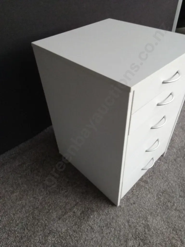 5 DRAWER UNDER DESK UNIT Image 1++