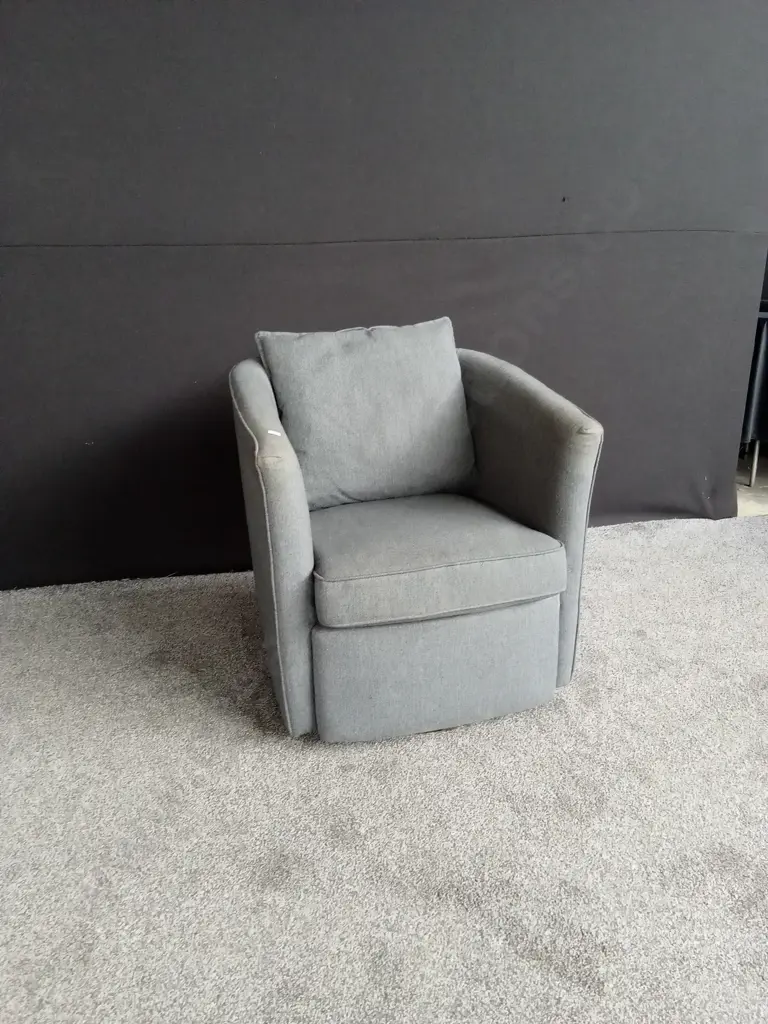 GREY SWIVEL CHAIR Image 1++