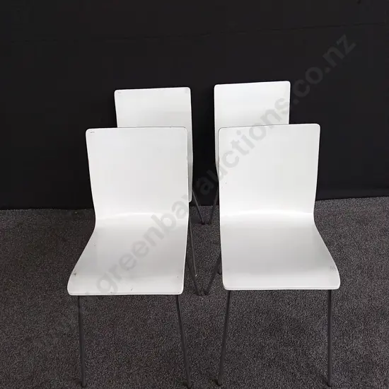 4 WHITE CHAIRS