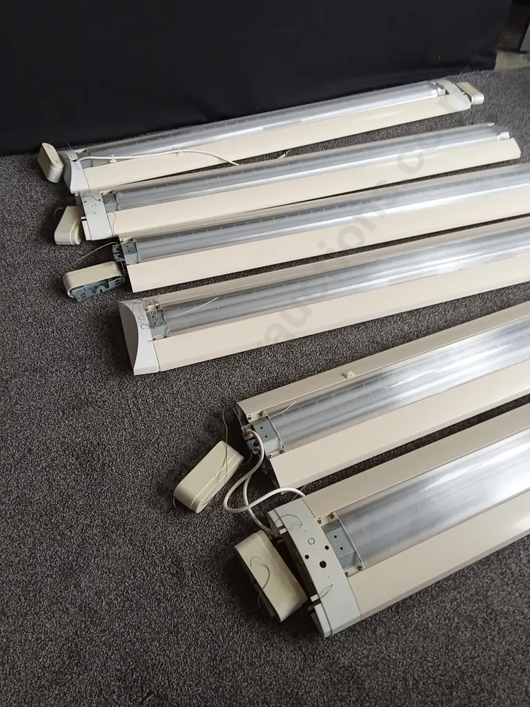 OFFICE LIGHTS AND FITTINGS X6 Image 1++