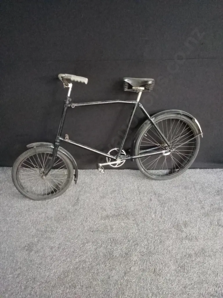 COLLECTION OF 5X VINTAGE PUSH BIKES SUIT DISPLAY / GAMES ROOM OR RESTORATION Image 1++