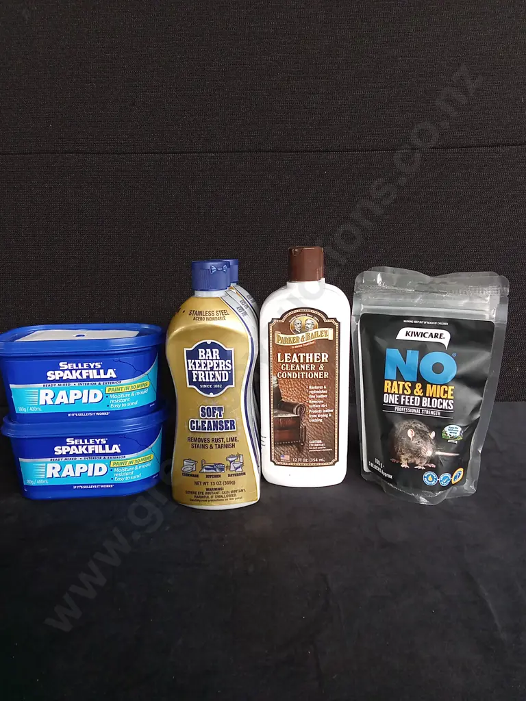 ASSORTED CLEANING PRODUCTS Image 1++