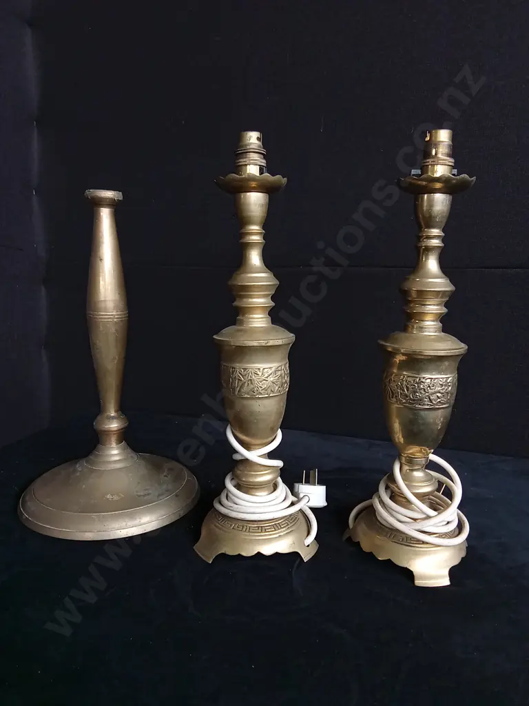 BRASS CANDLESTICK HOLDER AND PAIR OF LAMPS Image 1++