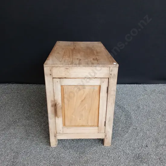 WOODEN CABINET WITH ONE DOOR H57.5CM L71.5CM D40.5CM