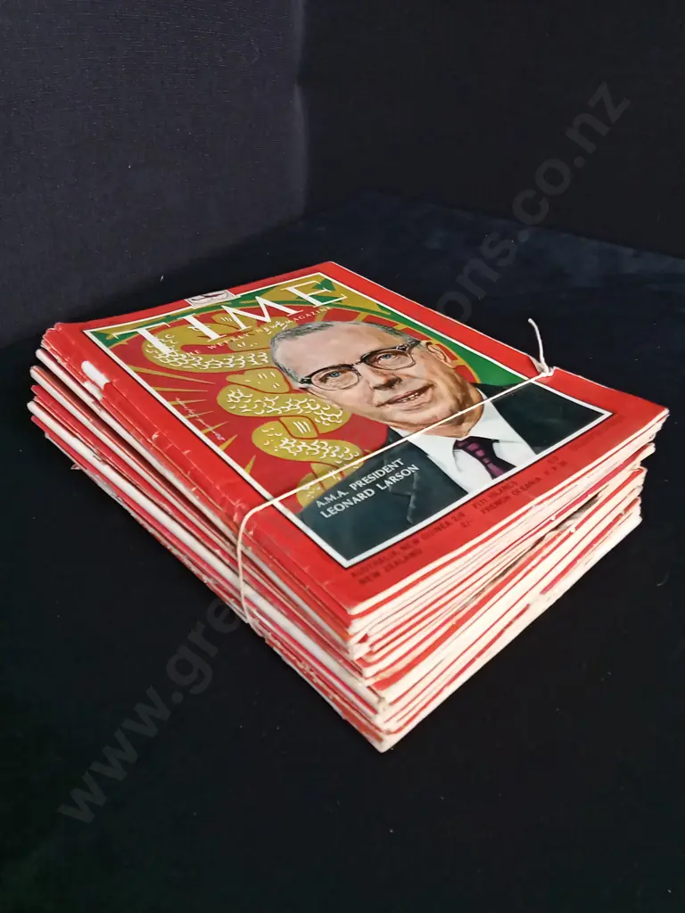 23 ISSUES OF TIME MAGAZINE FROM 1961 Image 1++