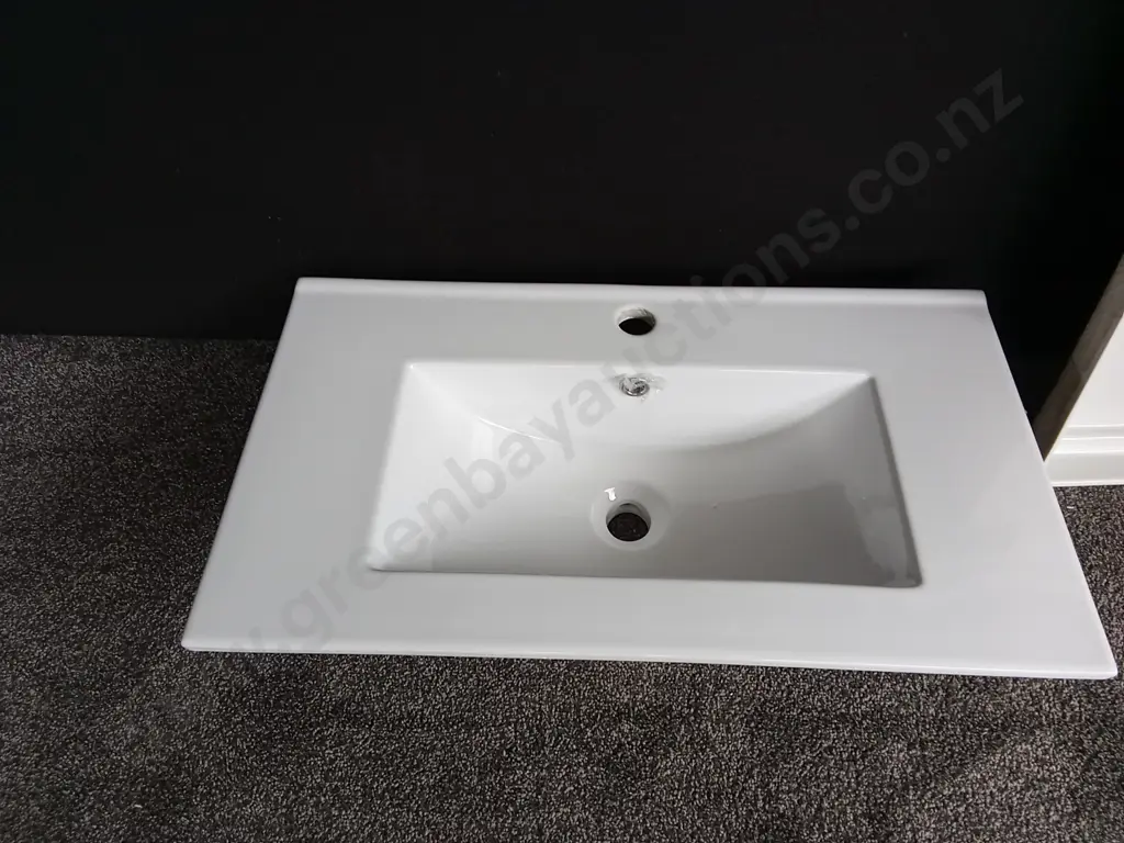 BASIN SHOWER TRAY AND VANITY Image 1++