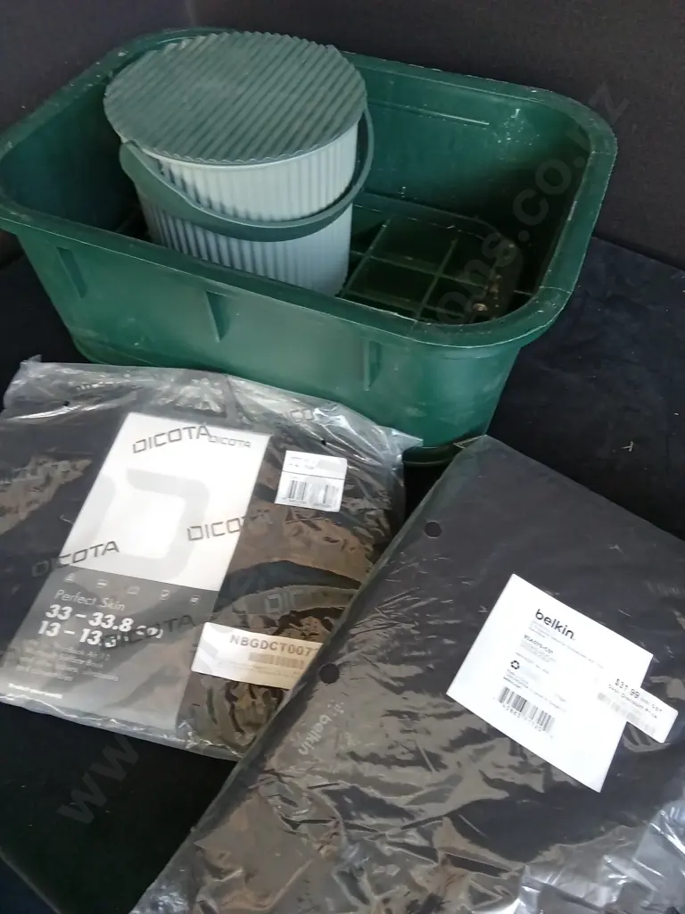 MISCELLANEOUS MIX CONTAINERS AND LAPTOP CASES Image 1++