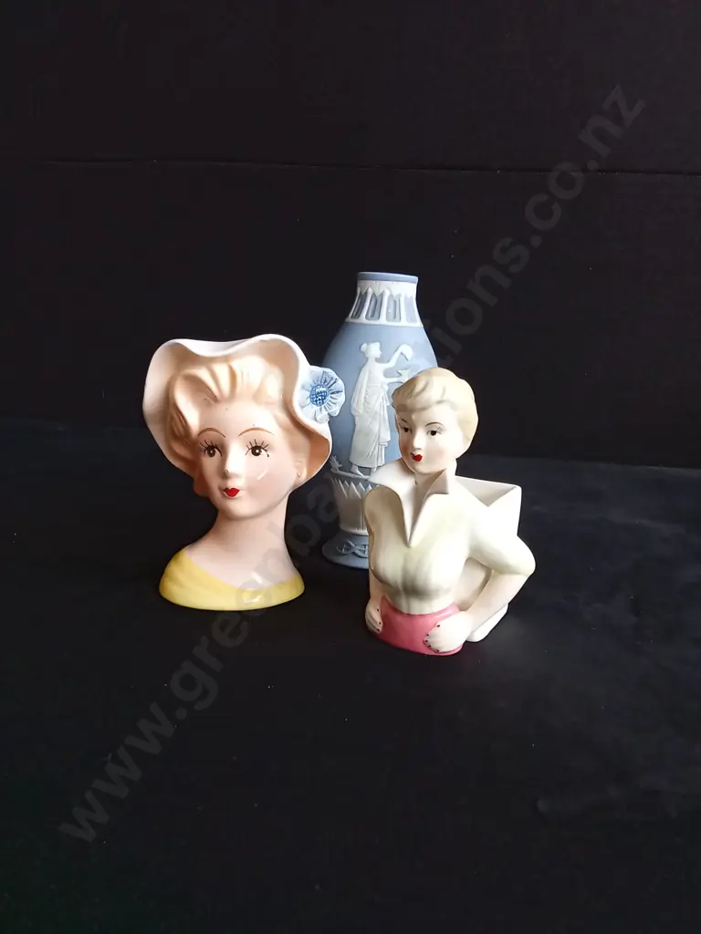 SET OF VINTAGE LADY VASES Image 1++