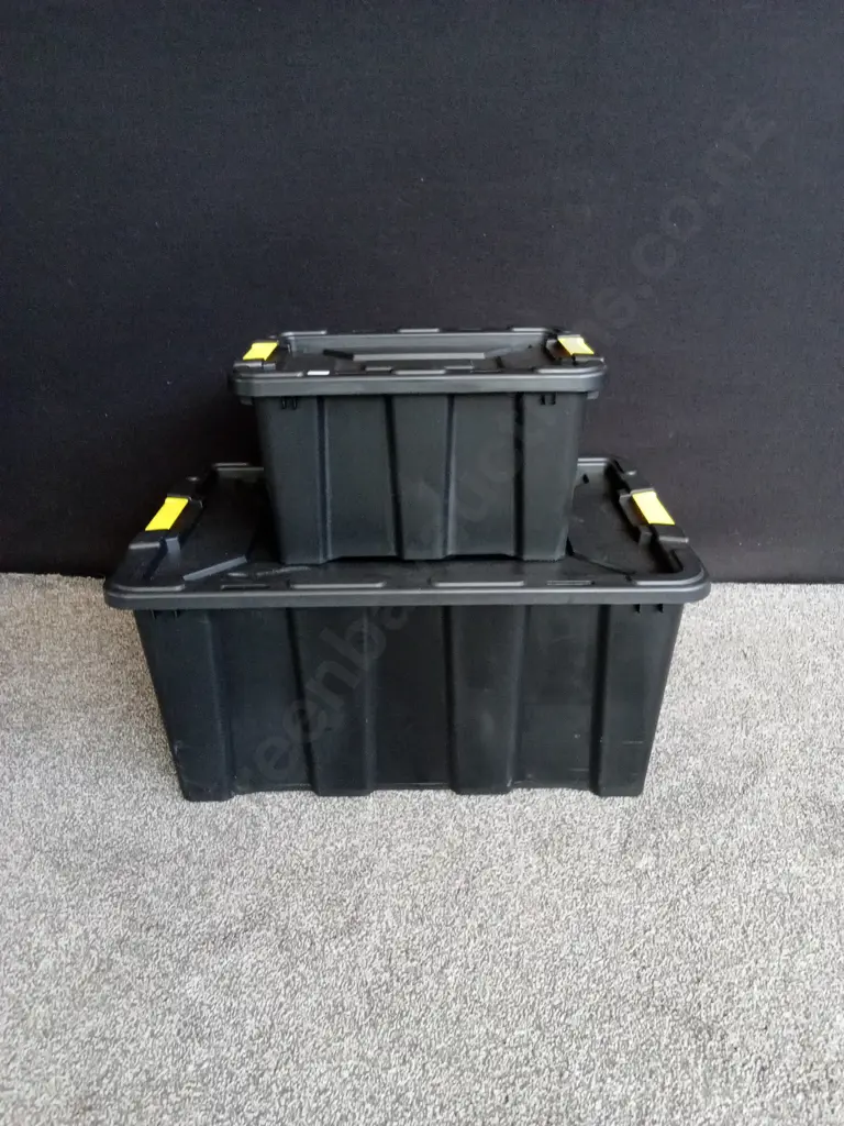 NUMBER 8 100L AND 25L HEAVY DUTY TOTES WITH LIDS Image 1++