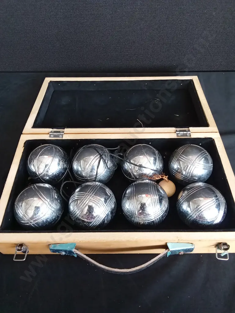 BOULES IN YOUR COURT SET Image 1++