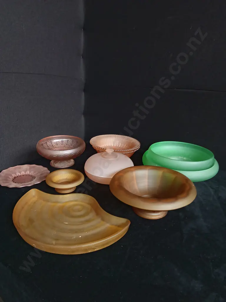 MIX OF ART DECO FROSTED GLASS SERVING DISHES Image 1++