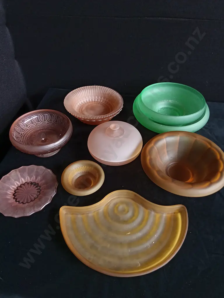 MIX OF ART DECO FROSTED GLASS SERVING DISHES Image 1++