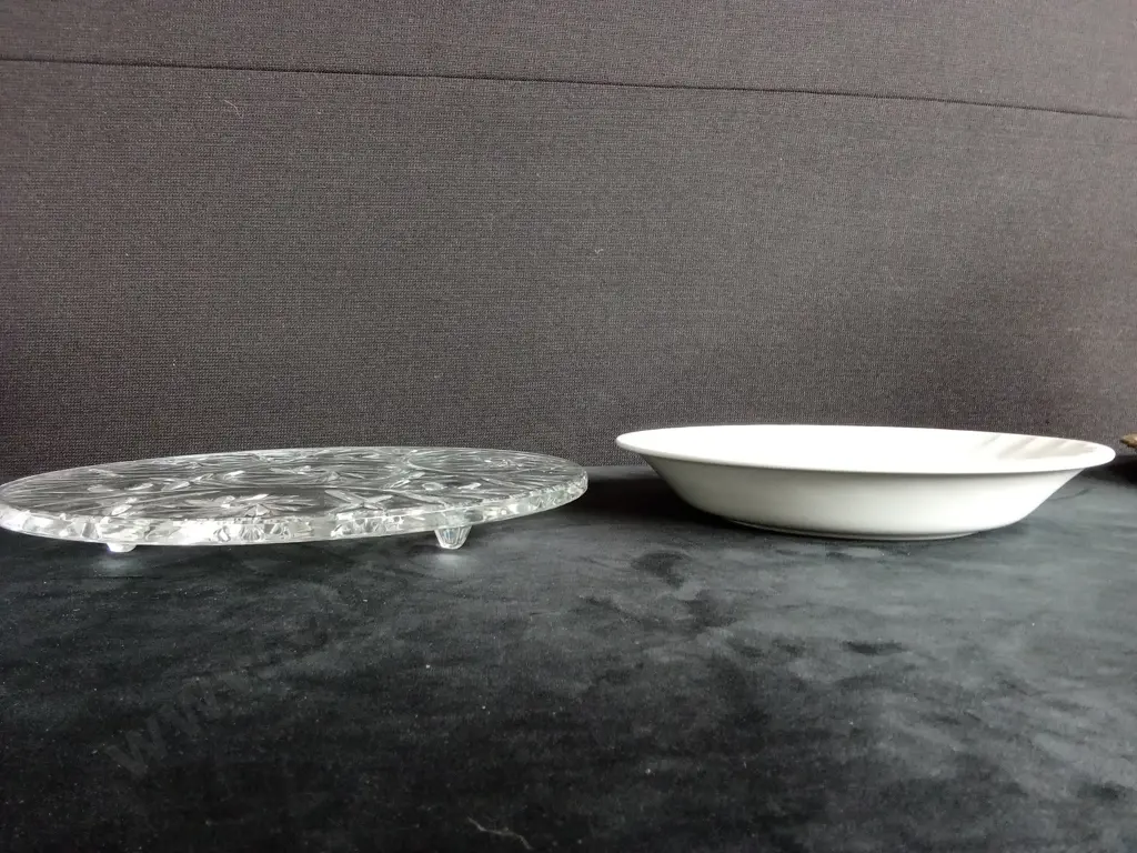 VINTAGE COUNTRY HARVEST CHEESECAKE RECIPE PLATE AND BOHEMIA CRYSTALEX PINWHEEL CAKE PLATE Image 1++