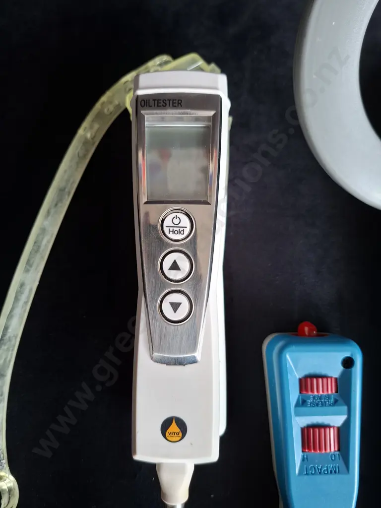 MISCELLANEOUS ITEMS INCLUDING HILTI PD5 LASER MEASURE, VITO COOKING OIL TESTER AND HAND HELD METAL DETECTOR Image 1++