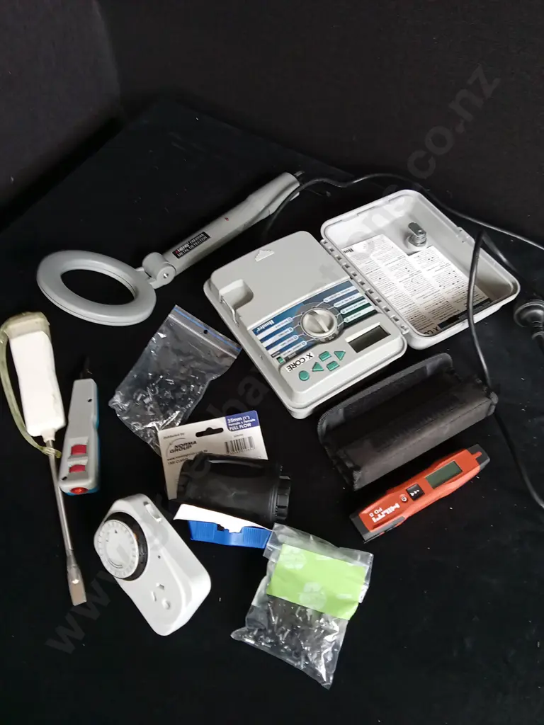 MISCELLANEOUS ITEMS INCLUDING HILTI PD5 LASER MEASURE, VITO COOKING OIL TESTER AND HAND HELD METAL DETECTOR Image 1++