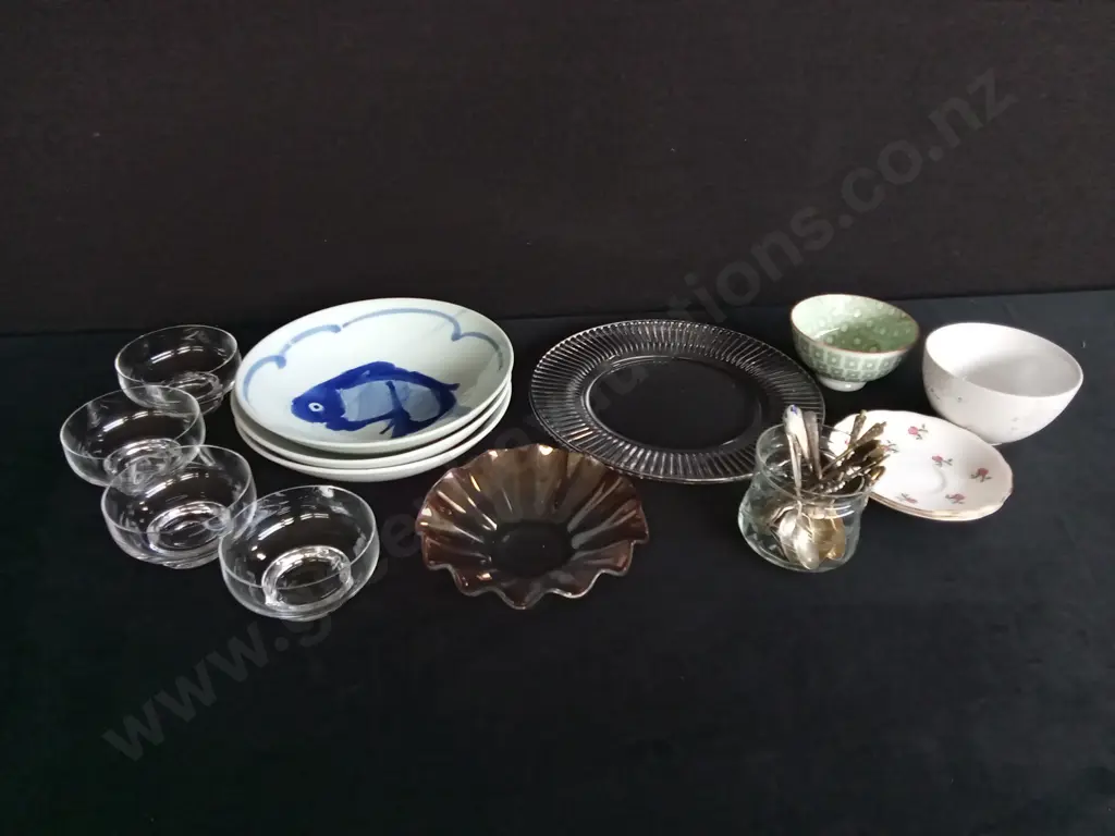 ASSORTED KITCHEN ITEMS Image 1++