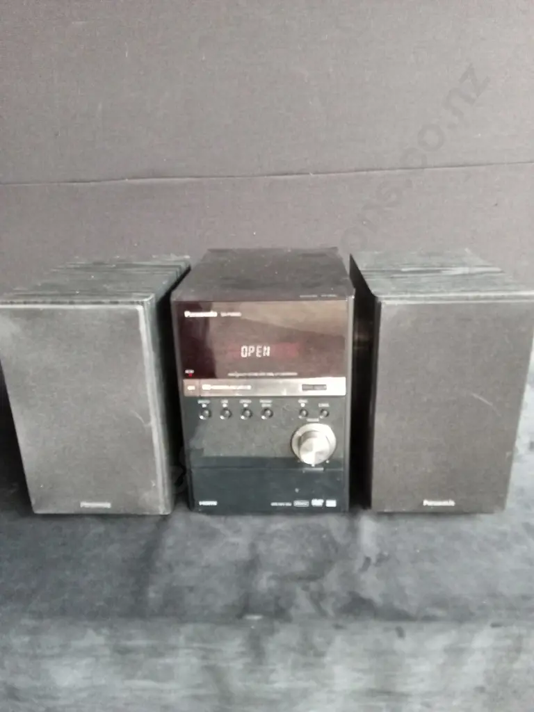 PANASONIC SA-PM86D HIFI SYSTEM WITH 2 SPEAKERS  (DVD TRAY STUCK) Image 1++