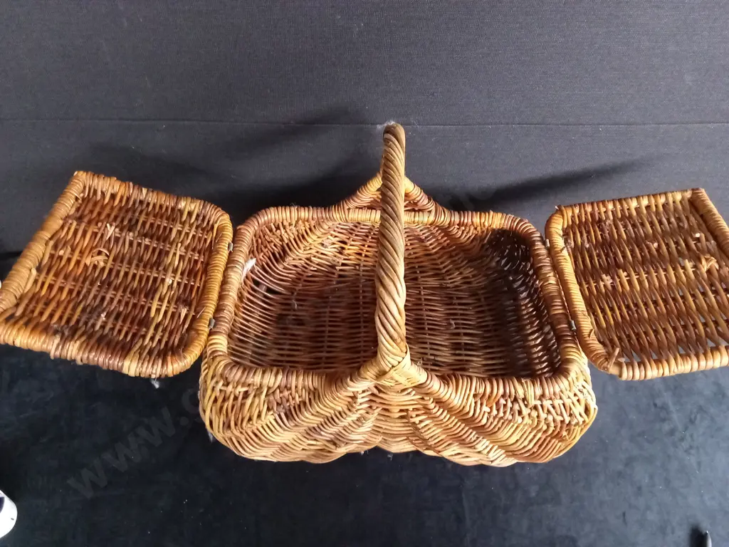 PICNIC BASKET Image 1++