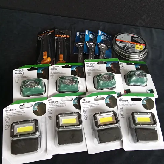 HEAD TORCHES WRENCHES CRAFT KNIFES AND CUTTING DISCS