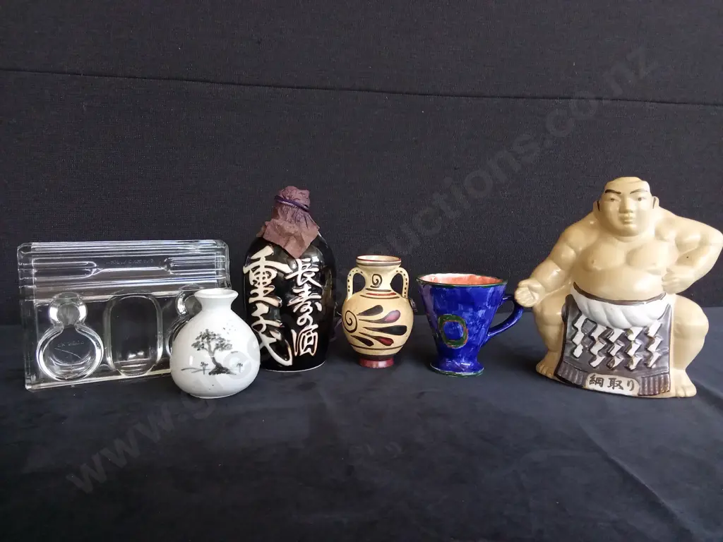 ASSORTED DECORATIVE ITEMS Image 1++