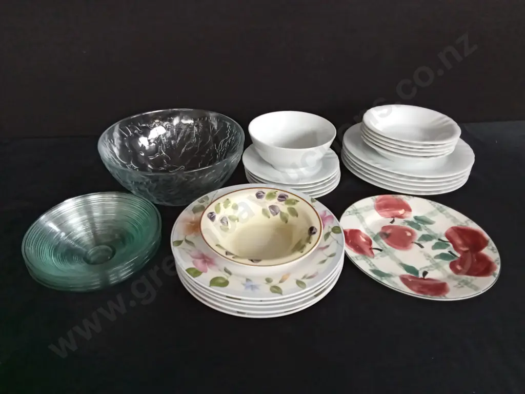 3 ROYAL ALBERT SAUCERS WITH ASSORTED KITCHENWARE Image 1++