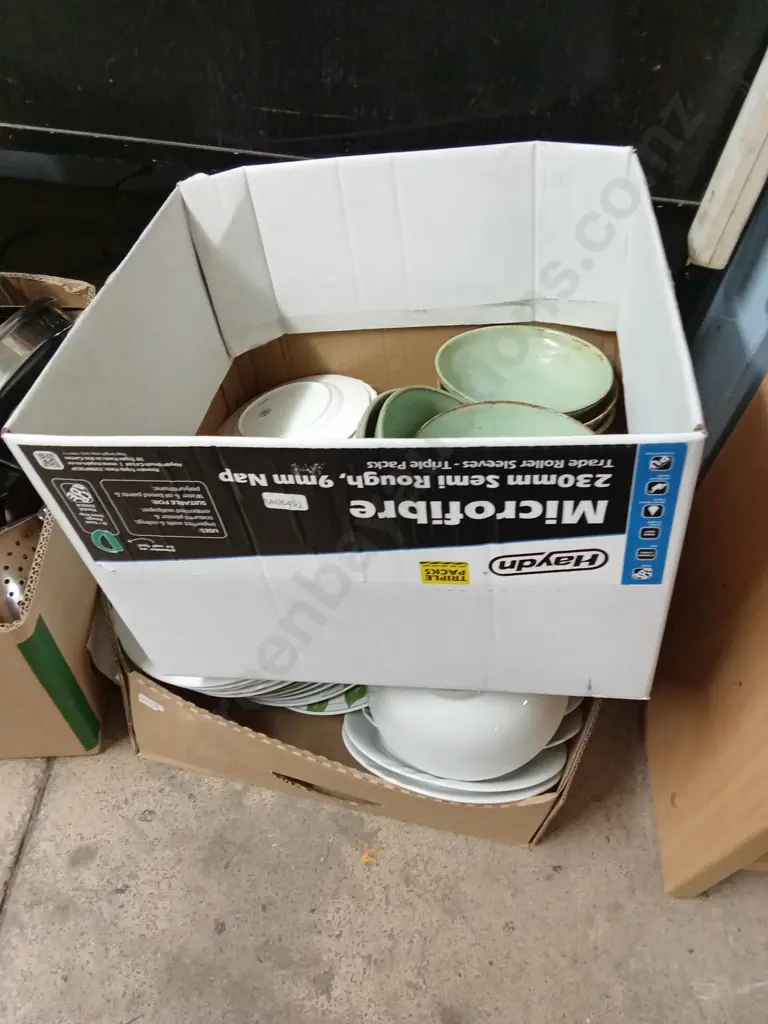 3 ROYAL ALBERT SAUCERS WITH ASSORTED KITCHENWARE Image 1++